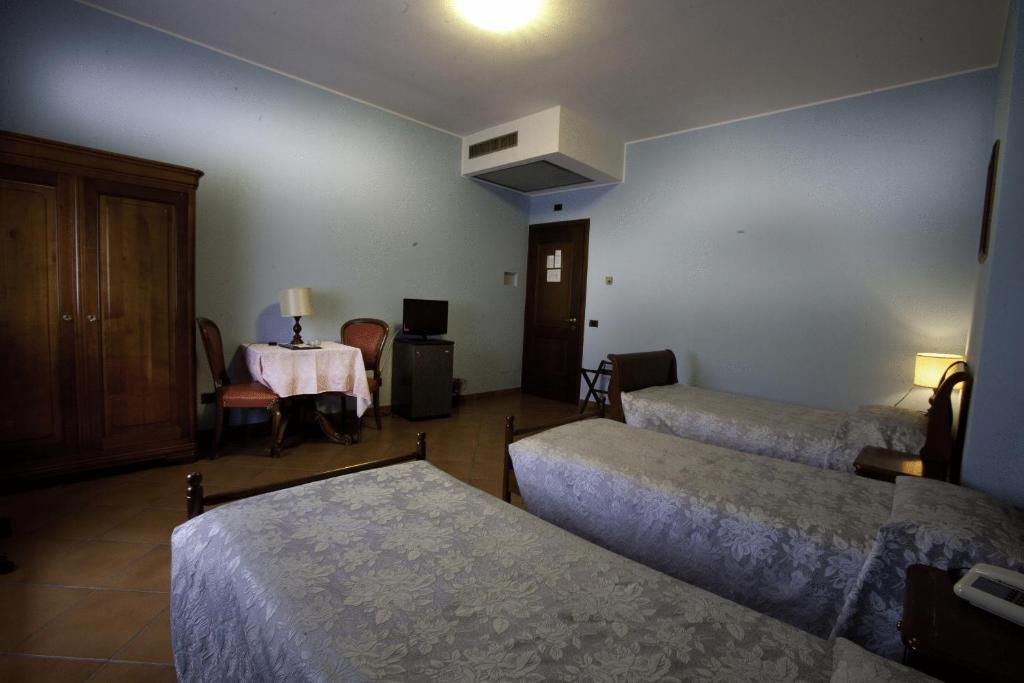 Hotel Nastro Azzurro Monguzzo Номер фото